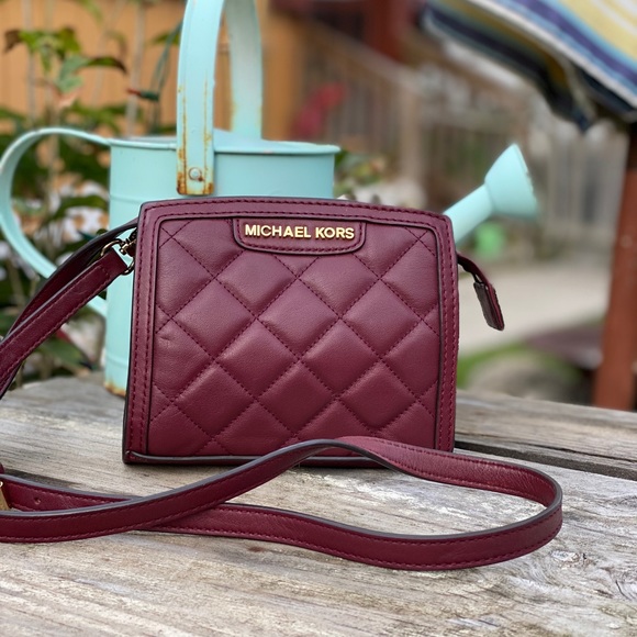 Michael Kors Handbags - Michael Kors handbag